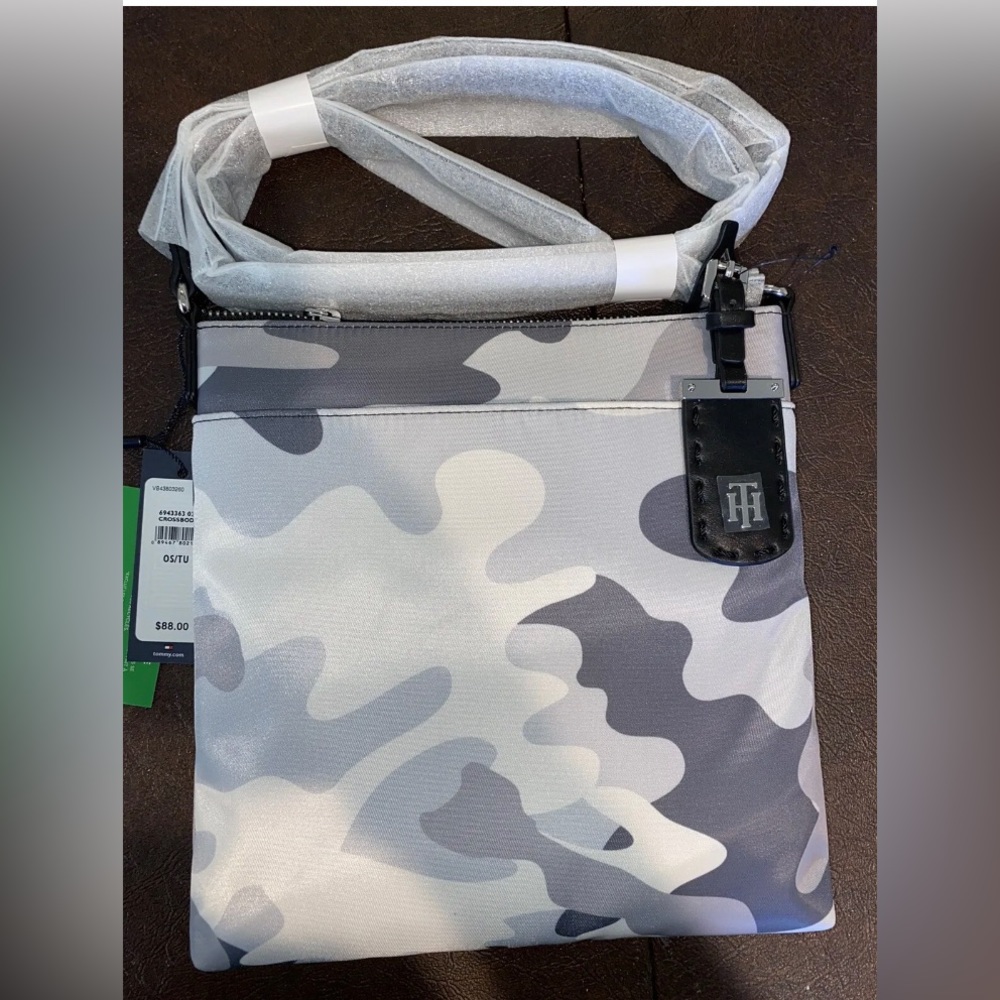 Tommy hilfiger crossbody bag camo